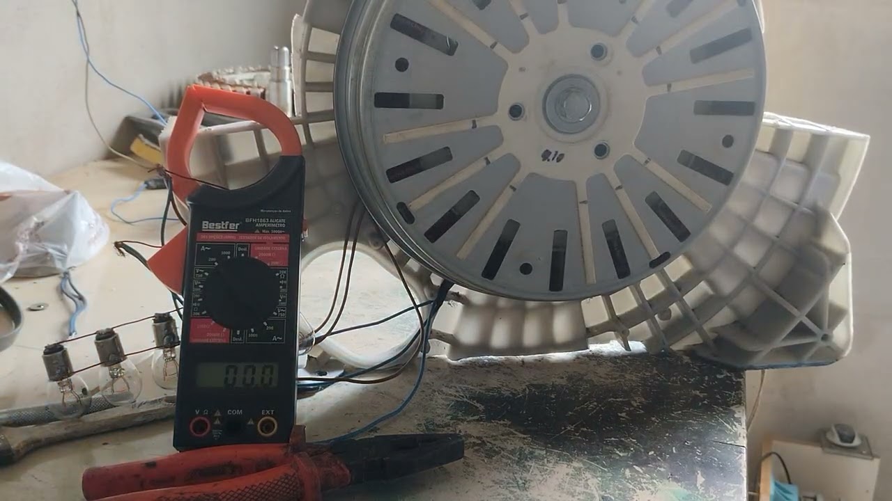 TESTE GERADOR BAIXO RPM GIRANDO COM A MÃO 