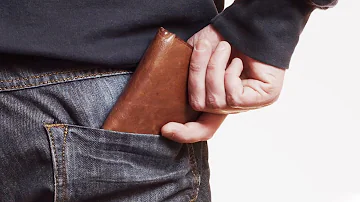 ¿Cómo se deben guardar los billetes en la billetera?
