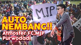 BIKIN MERINDING || ATMOSFER FC MJP saat lagu Harusnya aku - Cover Tri Suaka (Part1) chords