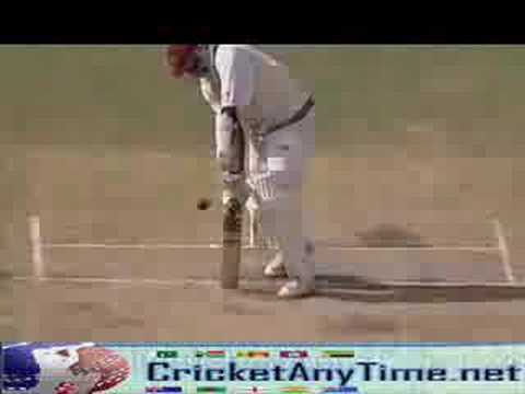 Brett Lee inswinging yorker