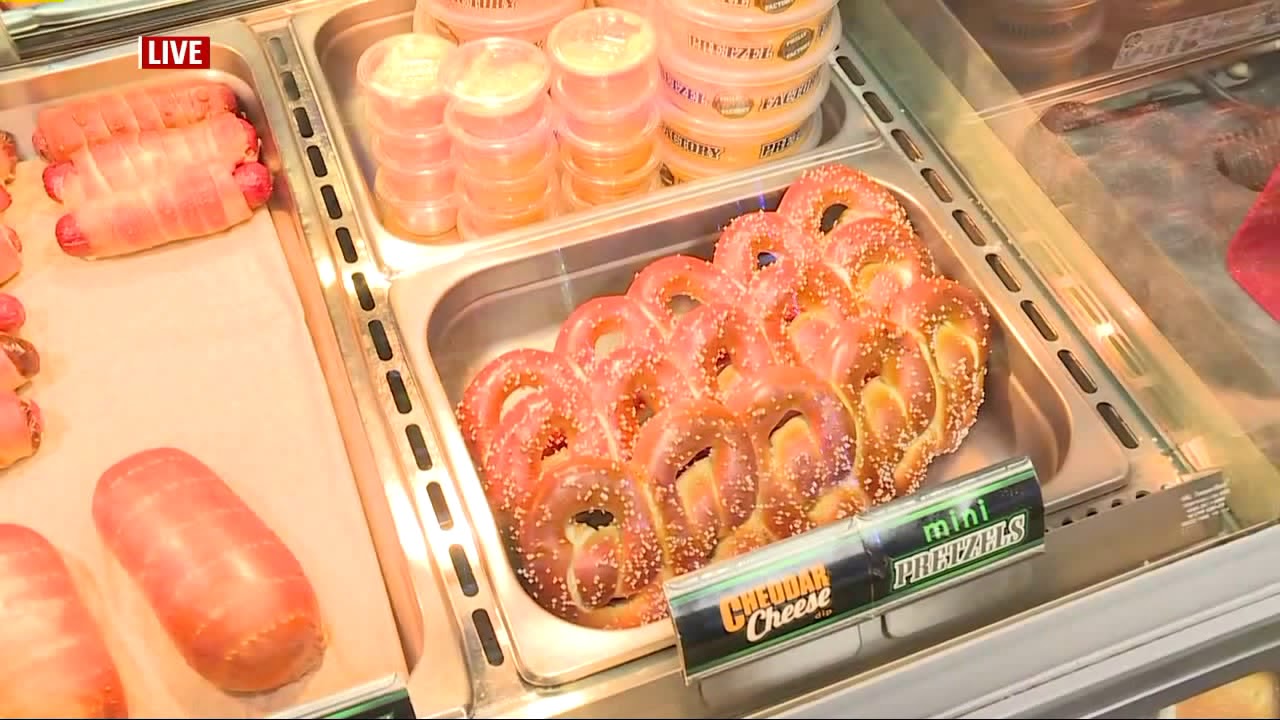 Celebrating 20 years of the Philadelphia Pretzel Factory YouTube