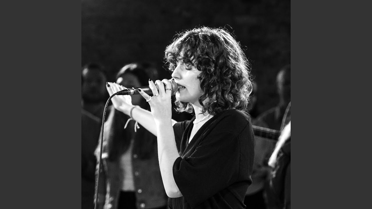 Keresztednél (Live)