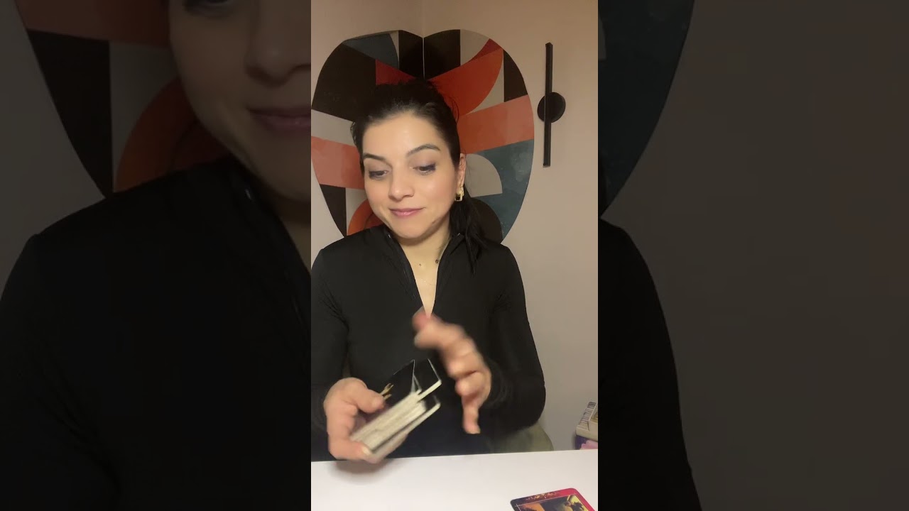 “Sana yazmaya / aramaya yüzüm yok 😔Mahcubum ve pişman 💔 “ diyen biri var. #tarot #aboneol #ilişkiler