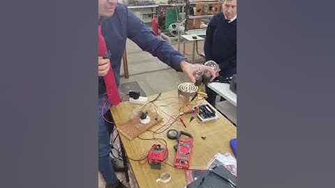 Prueba de AVR con carga simulada