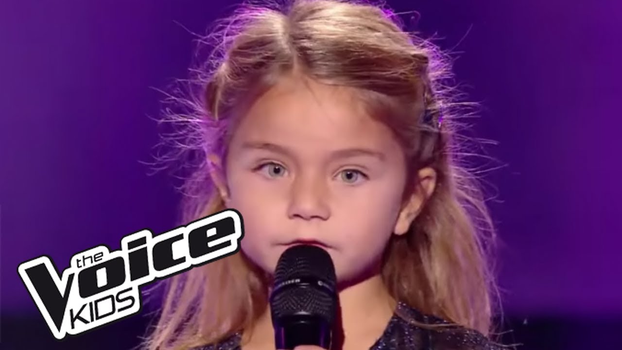Tra te e il mare   Laura Pausini  Valentina  The Voice Kids France 2017  Blind Audition