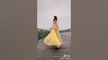 Thumbnail of Chinese little girl dancing traditional Chinese dance: "Beauty Walk"