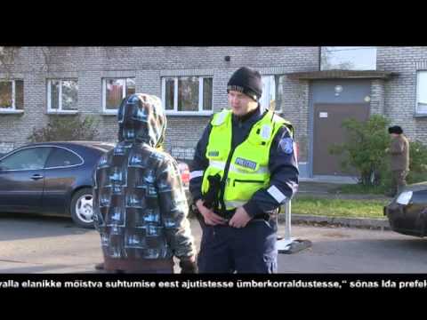 Video: Kodutud Politsei Raseerimisvideo Läheb Viiruslikuks