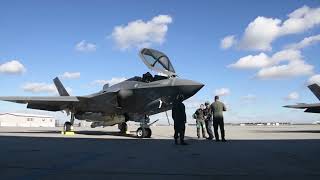 F-35C Joint Strike Fighter Aircraft Arrive at NAS Lemoore screenshot 3