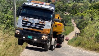 SHACMAN F3000 TRANSPORTING SHANTUI SE 470 EXCAVATOR | HEAVY HAULING #kenworth #peterbilt #truck