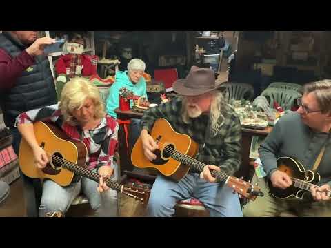 Hinton’s Christmas Pickin’