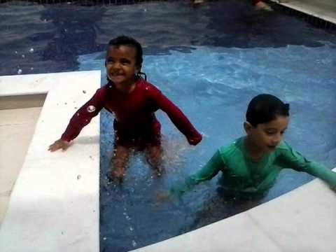 CRIANÇAS BRINCANDO NA PISCINA 6 camera iphone 8 plus apk