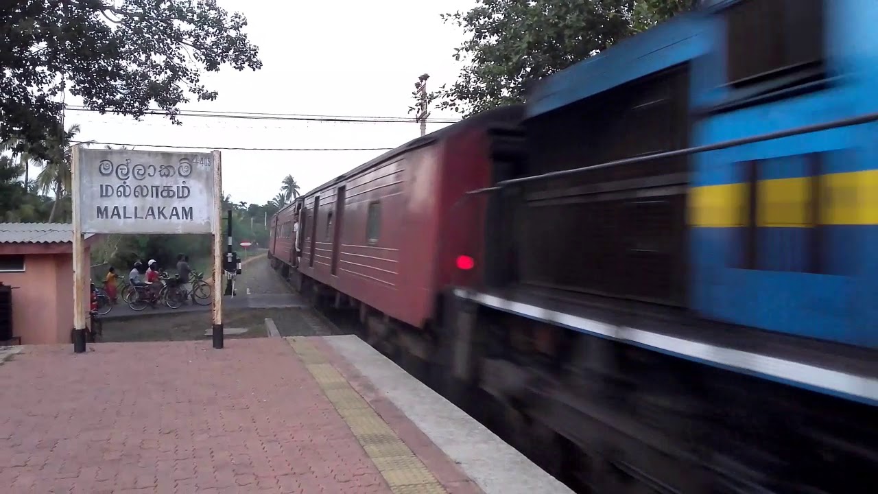 Kankesanthurai-fort night mail train is reaching mallakam railway station