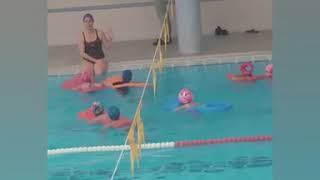 تعليم السباحة للمبتدئين  و للاطفال الصغار????