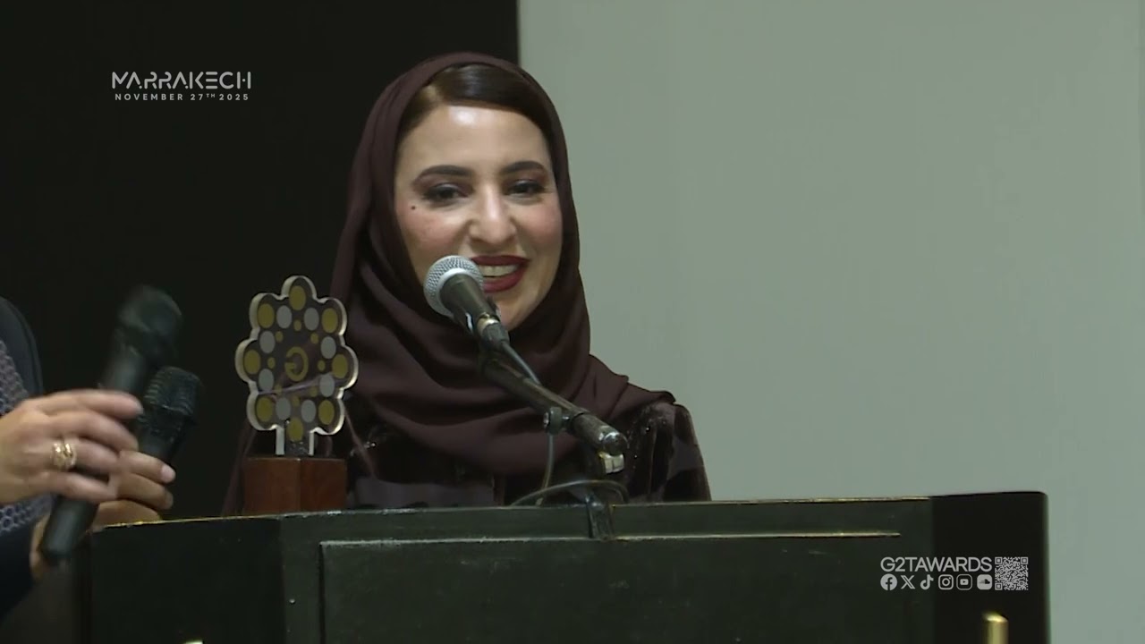 الدكتورة سهام بنت سالم السنانية تحصد جائزة التميز المهني العربي 2025.