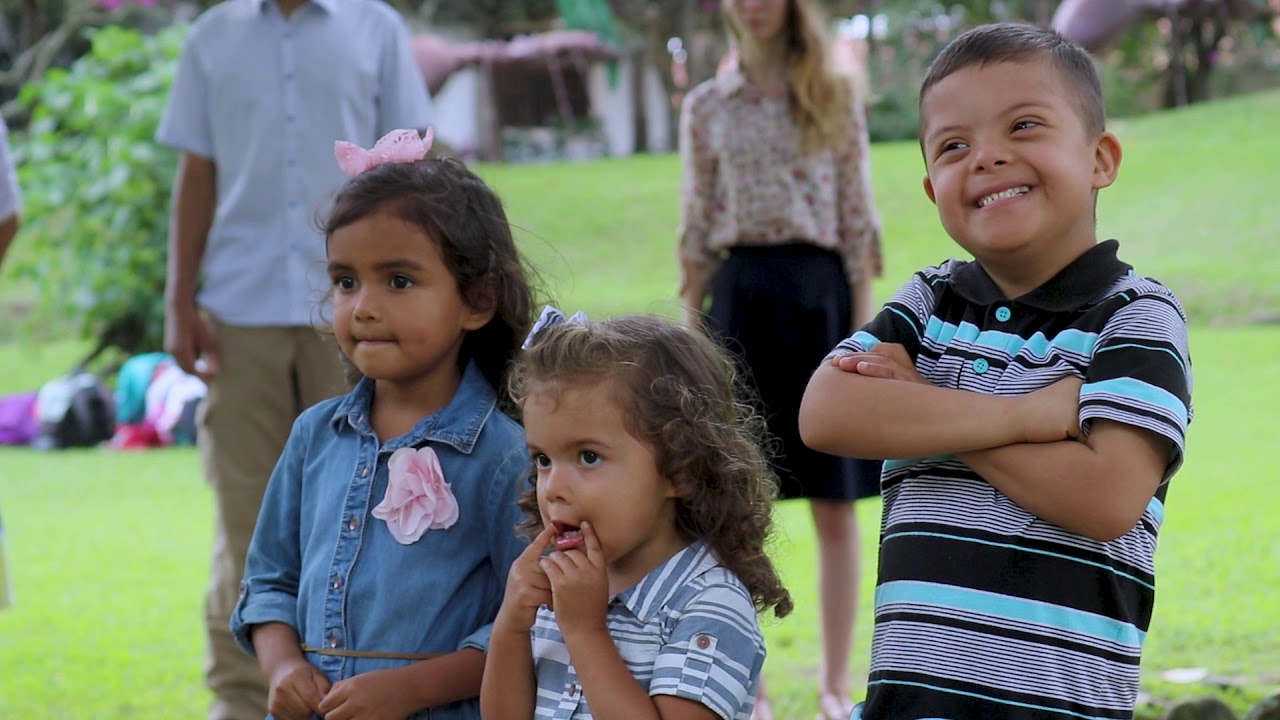 08 Sonríe - Niños Red ADvenir