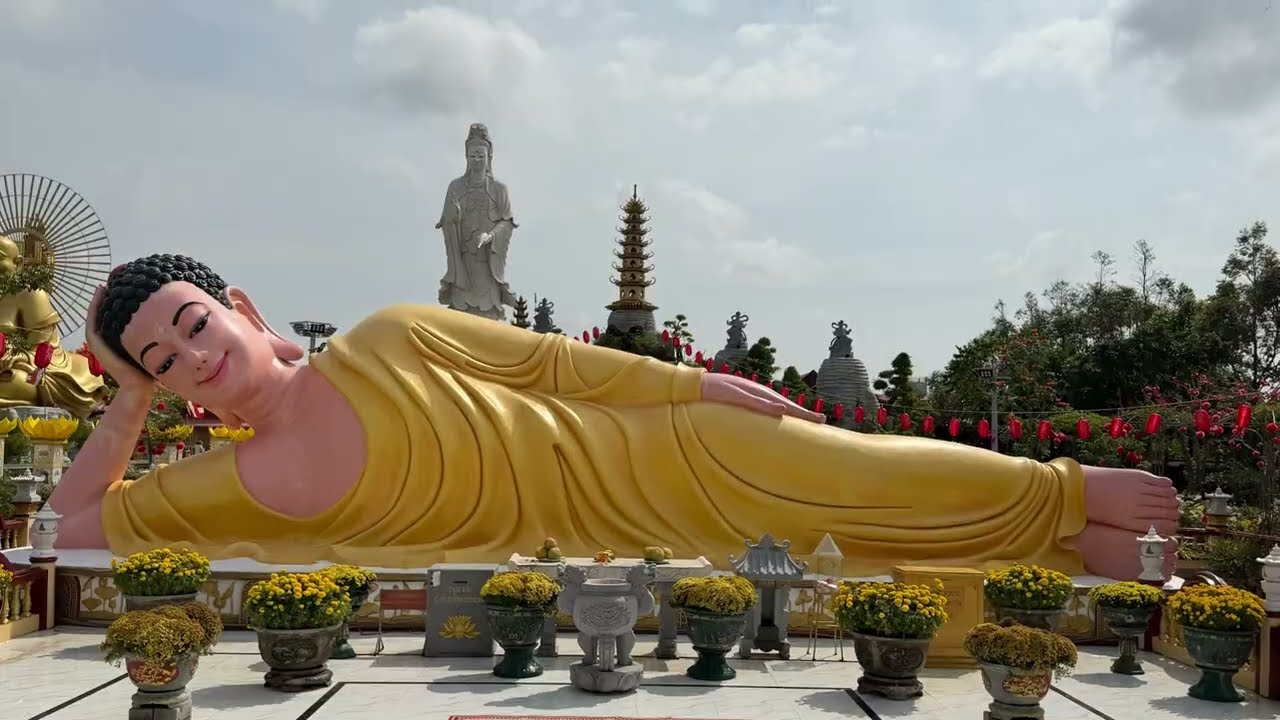 Chùa  Vạn Phước, kỳ quan du lịch tâm linh,  Bình Đại, Bến Tre