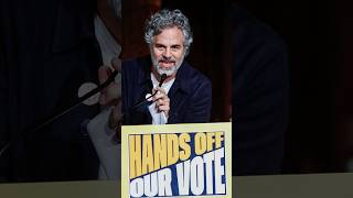 Robert de Niro y Mark Ruffalo defienden el voto ante las Midterms #shorts