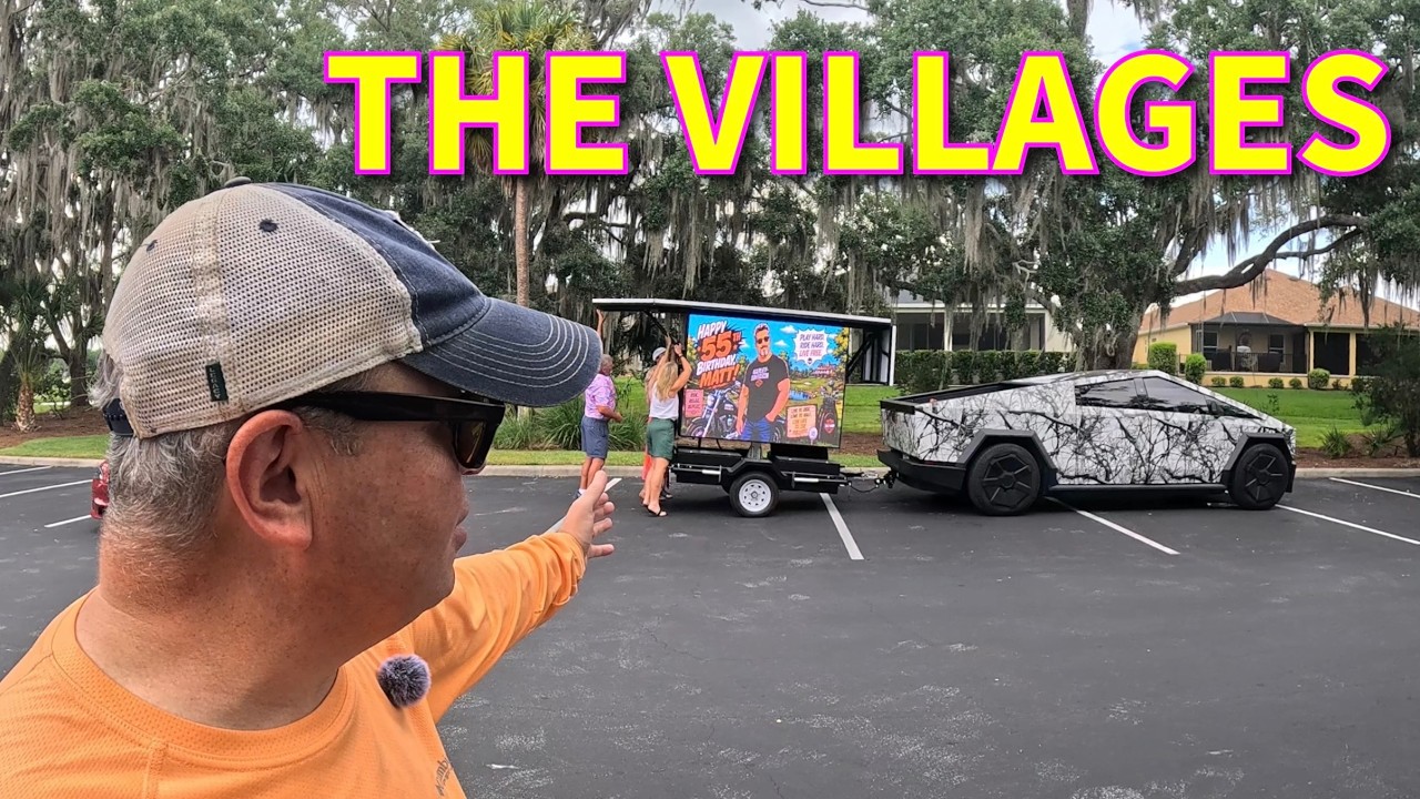 America's Most Awesome Retirement Community (Real Villagers Golf Cart Ride)