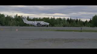 Fast Air Ltd Beechcraft King Air 200 takes off from Big Trout Lake (June 25, 2024)