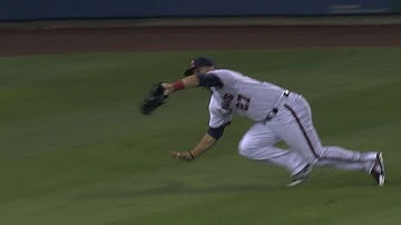 HOU@LAA: Trout makes a nice diving catch in the fifth
