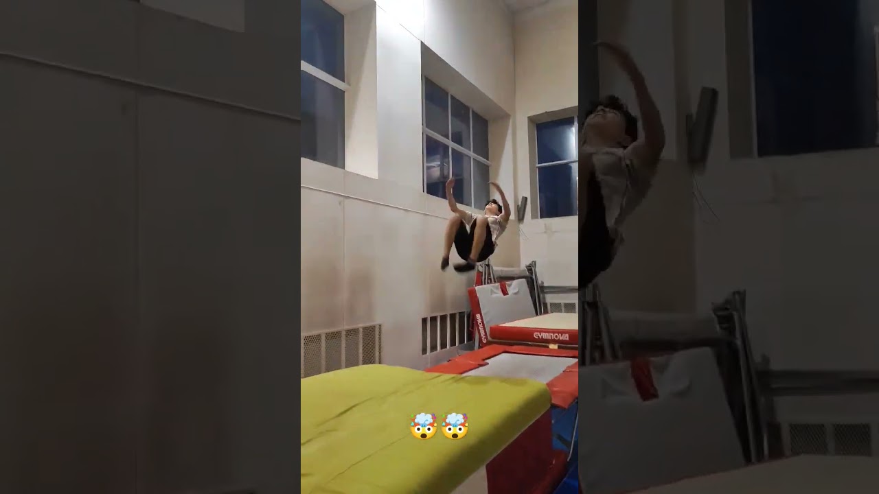 Back flip in slow motion 🤯🤯 #parkour #flipaclip #epic #freerunning #fails