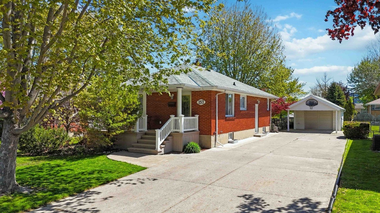 157 Mayfair Dr, Sarnia, ON