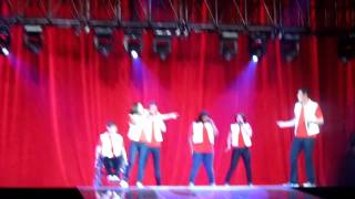 San Jose HP Pavilion Glee - Don't Stop Believin'