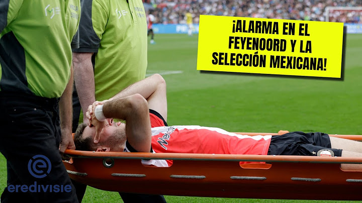 El Chaquito Santiago Giménez se lesiona y sale en camilla. PREOCUPACIÓN EN EL FEYENOORD | Eredivisie