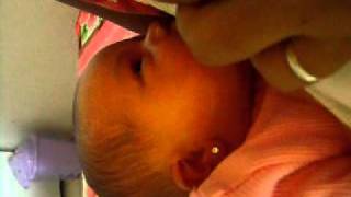 Clarinha Tomando Leitinho