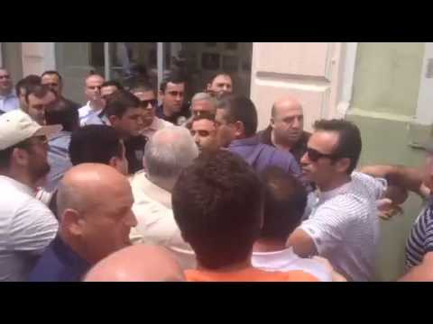 ბათუმში \"ნაციონალური მოძრაობის\" ოფისთან დაპირისპირება მოხდა