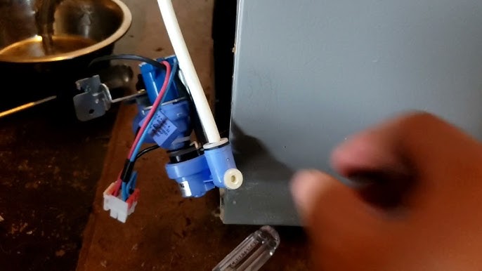 DIY Installing a water and ice maker line to your fridge 