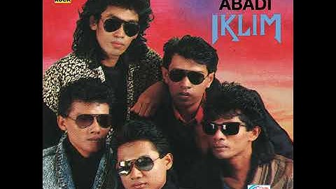 Hakikat Sebuah Cinta - Iklim ( Official Music Video )