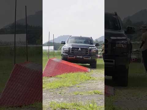 MITSUBISHI TRITON | 4WD demonstration (off-road like Obstacles)