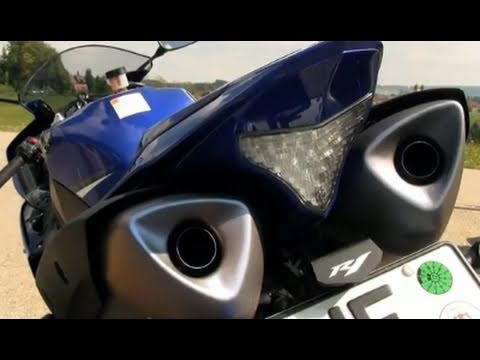 Vergleich Straßenmotorräder - Yamaha YZF-R1 - Action und Sound Vergleich Straßenmotorräder - Yamaha YZF-R1 - Action und Sound