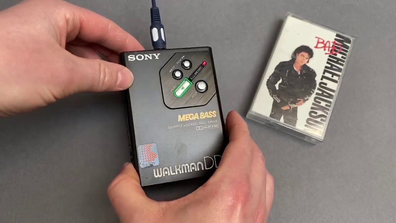 Sony Walkman WM DD30 - YouTube