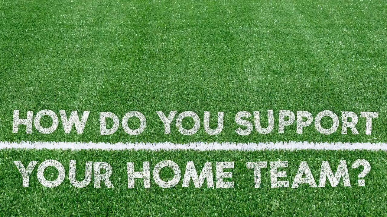 How do the Aussies support their teammates?