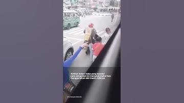 Viral! Pengamen di Bandung Maksa Masuk Bus Pariwisata