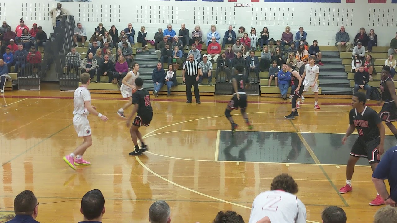 Quinn Calabrese hits a three from the wing