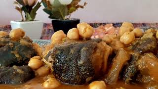 طريقة عمل طبق الكرعين بالحمص(الهركمة)  كيجيو معلكين و لدااااد..pieds de veau à la marocaine