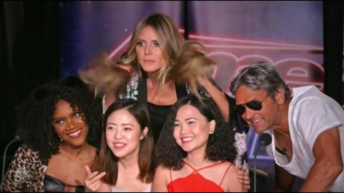 Heidi Klum Shines in Silver Pumps and Jacket on 'America's Got Talent' –  Footwear News