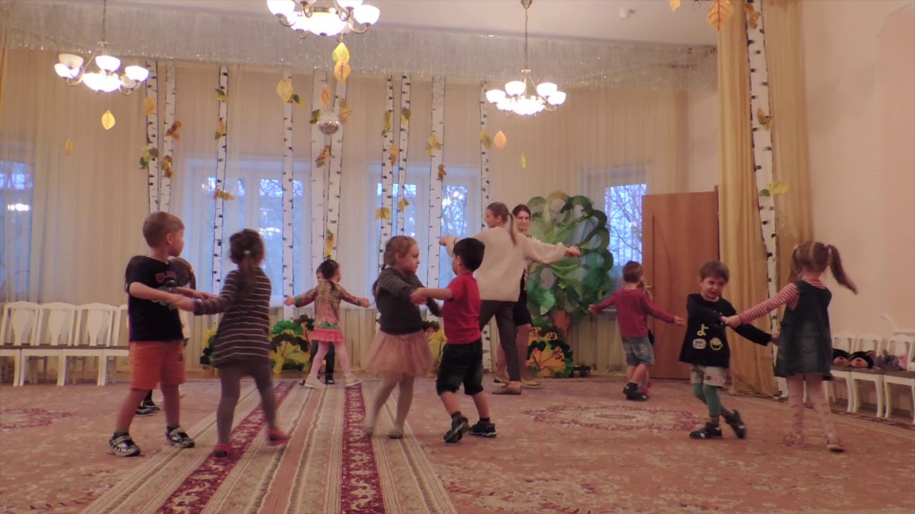 парный танец в детском саду. пляска детская в детском саду. детские танцы в садике. парный танец в детском саду средняя группа. солнечная полечка танец средняя группа.