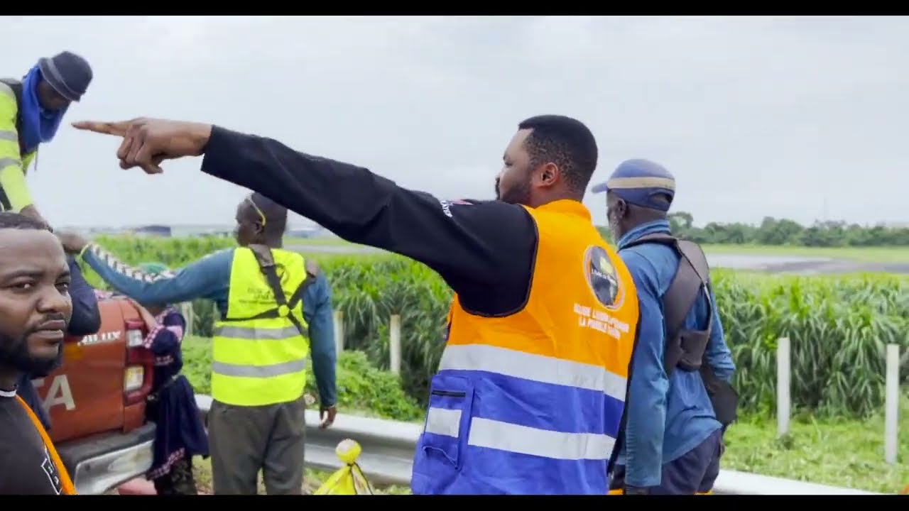Assainissement Sur la route de Contournement avec les fidèles de l’église Liloba au Gabon 🇬🇦 à LBV