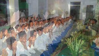 Hadroh Ishari al-jiduri "Badadlana" (Islamic Traditional Art in East Java)
