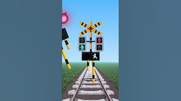 走って近づいてくる変な踏切や骸骨 #Shorts