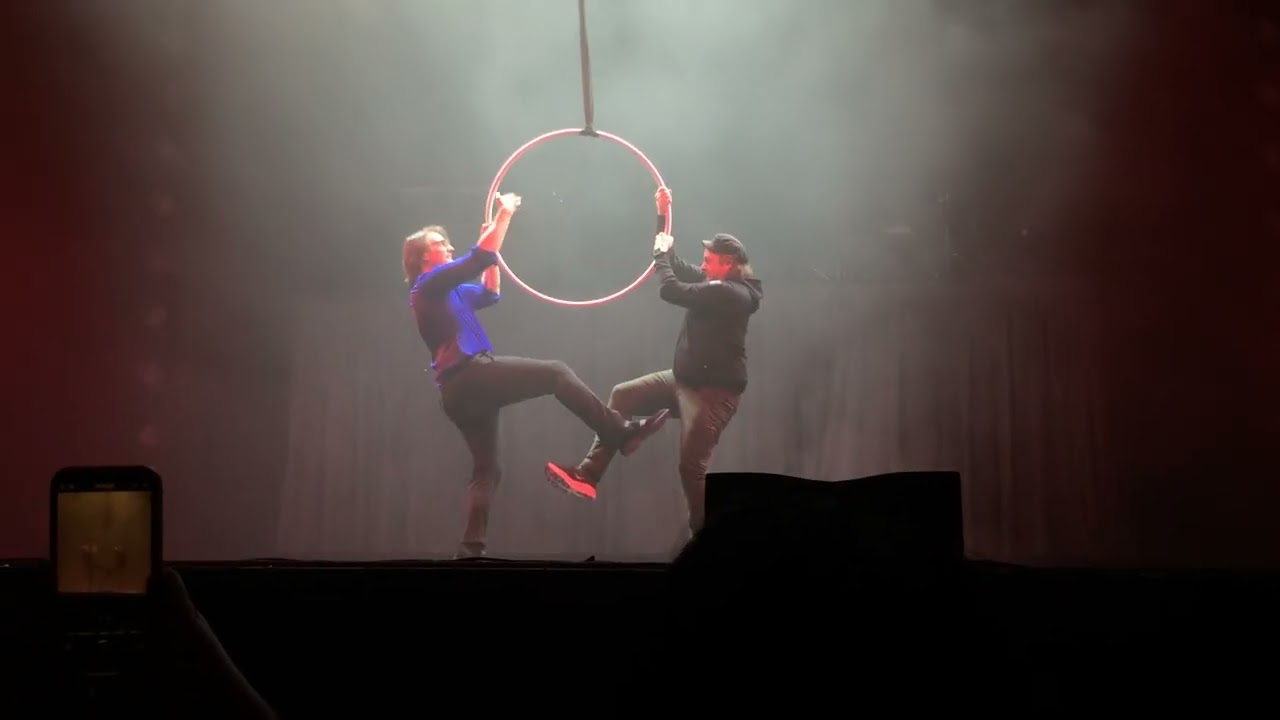 [15 of 21] Lindsey Stirling @ Sugar Land (12/3/25): Haynes Sisters Intermission + 