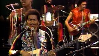 Video thumbnail of "Bass Playalong + Lesson - More Than One Way to Love A Woman Ray Parker Jr. & Raydio"
