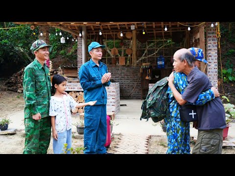 Video Veteran Moved to Tears as Mr. Tien Reunites with His Daughter After Many Years Apart