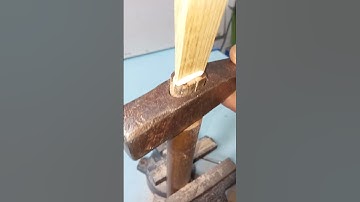 How to Tighten a Loose Hammer Handle Using an Old-School Trick #DIY, #ShedBuilding, #Woodworking