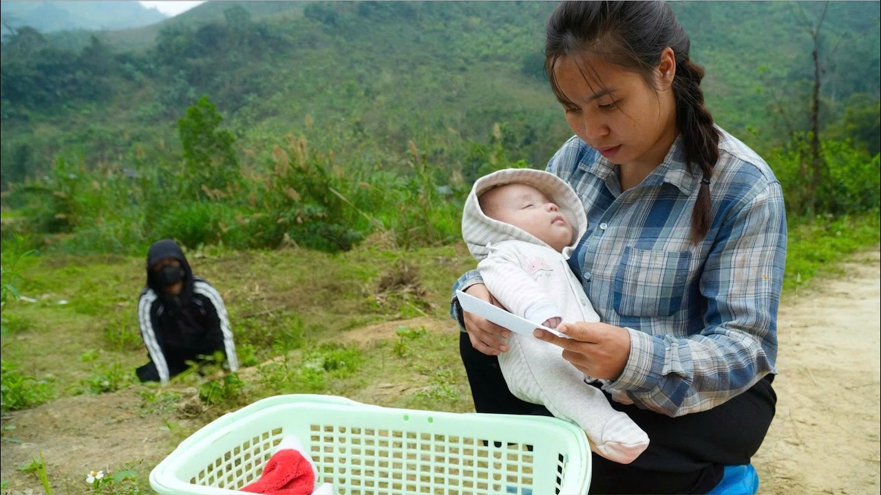 Одномесячную девочку, брошенную матерью, помогла и забрала домой мать-одиночка.