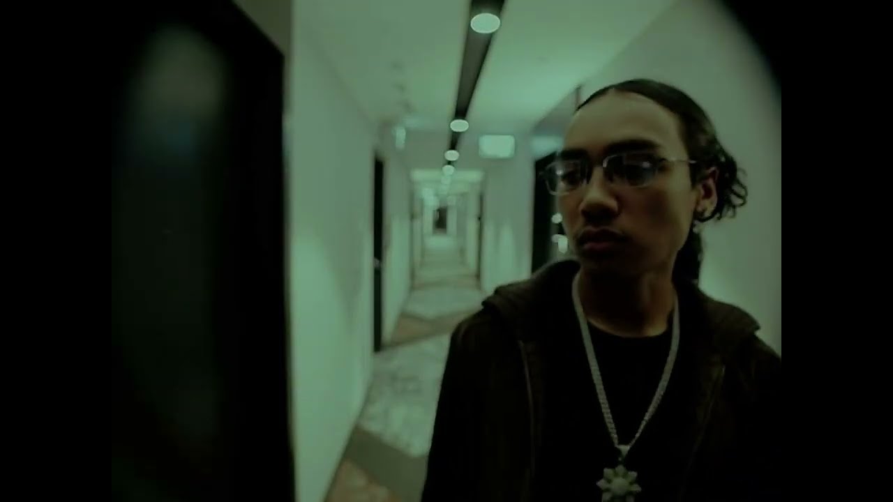 Watch Pino - Knockin' (Lyric Visualizer) on YouTube Watch Pino - Knockin' (Lyric Visualizer) on YouTube
